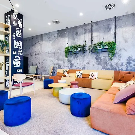 Livensa Living Feria *