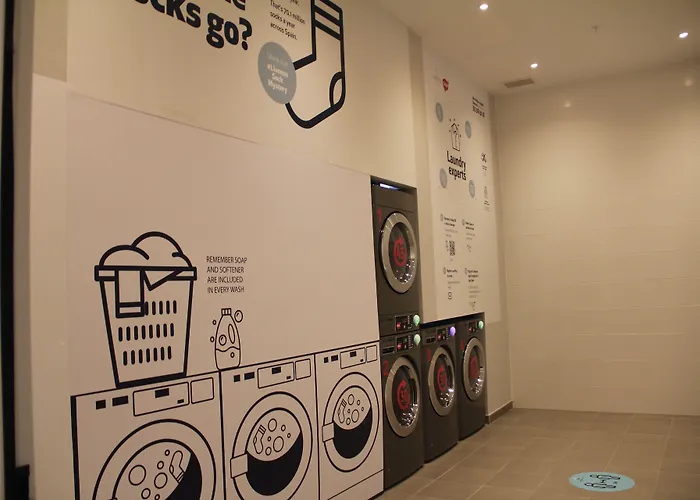 Livensa Living Feria בית הארחה