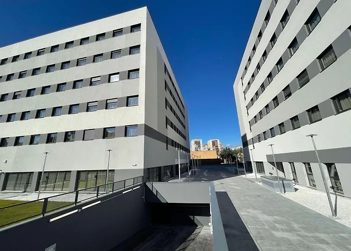 Livensa Living Feria בית הארחה