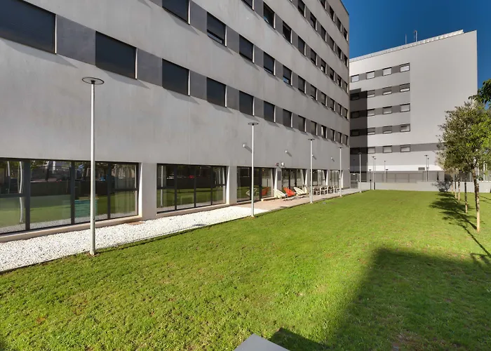 Livensa Living Feria בית הארחה *