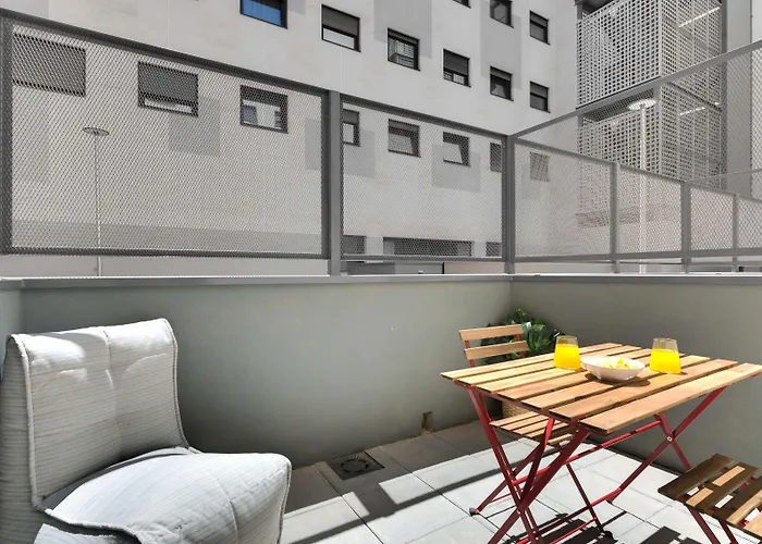 Livensa Living Feria בית הארחה