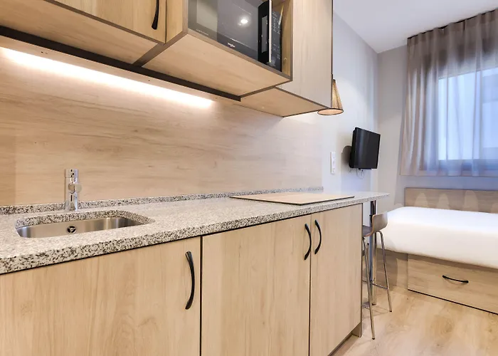 Livensa Living Feria בית הארחה